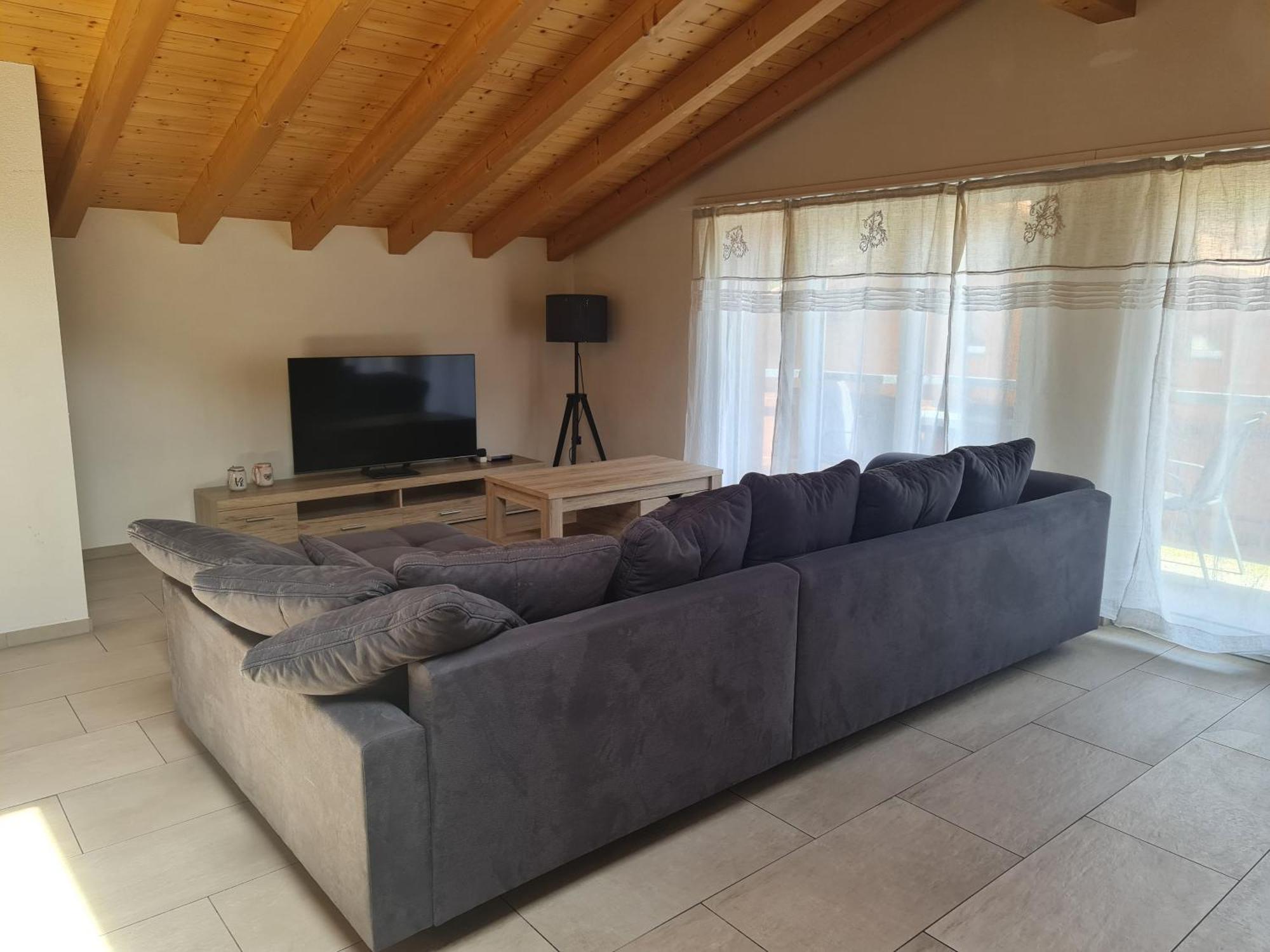 Jungfrau Penthouse - Aare Jungfrau Ag *